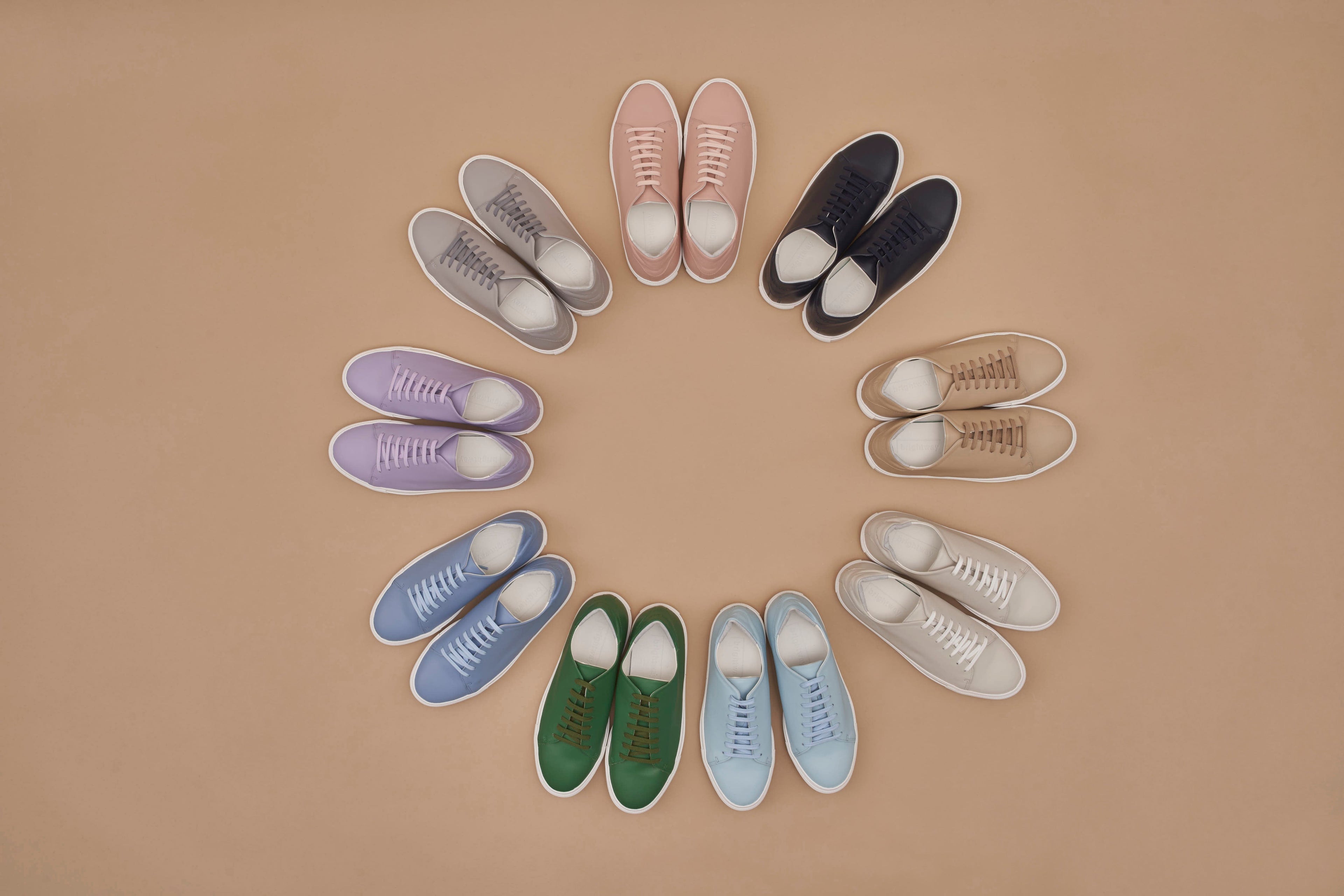 brightwayカラーオーダー受注会とソフトナッパレザーシリーズの展示イメージ